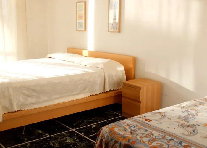 Due Lune Al Mare * 레반토