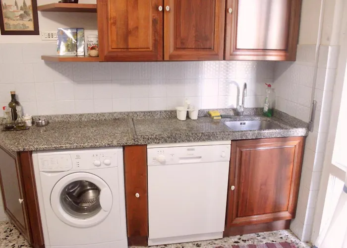 Due Lune Al Mare Λεβάντο