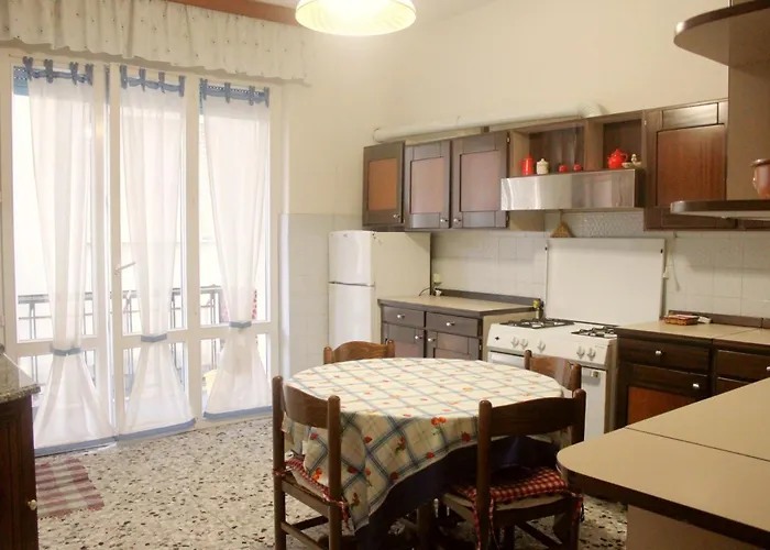 Due Lune Al Mare * 레반토